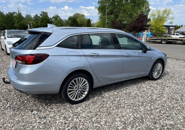 Opel Astra cena 39900 przebieg: 227000, rok produkcji 2017 z Pieniężno małe 704